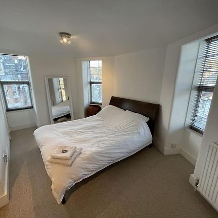 Spacious Two Bedroom Flat In Prestigious Highgate. London Eksteriør bilde